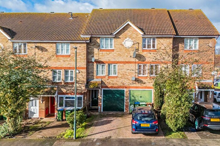 3 Bedroom Town House For Sale In Redbourne Drive, North Thamesmead, London, SE28