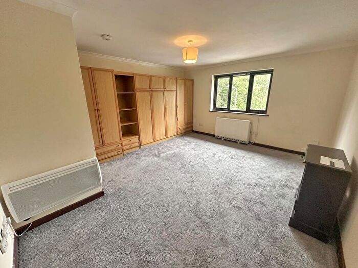 1 Bedroom Apartment To Rent In Gallows Lane, High Wycombe, Buckinghamshire, HP12