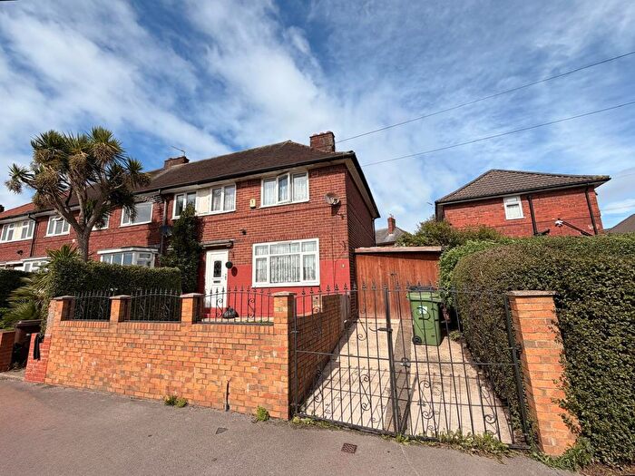 3 Bedroom Semi-Detached House For Sale In Foundry Drive, Leeds, West Yorkshire, LS9