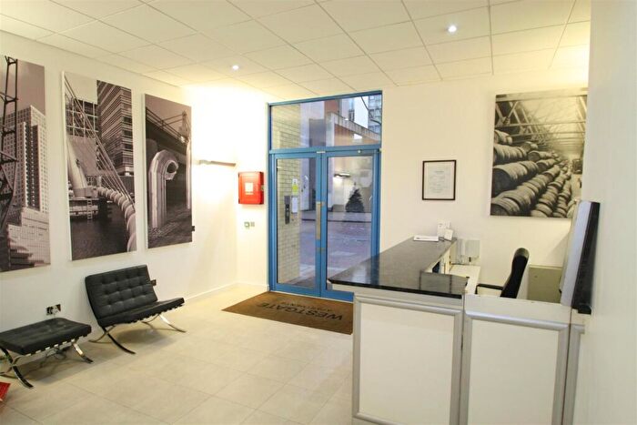 1 Bedroom Flat To Rent In West Gate Apartments, Royal Victoria Docks, E16