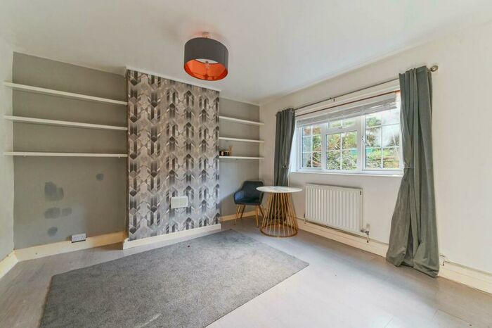3 Bedroom Terraced House To Rent In Durning Road, London, , Crystal Palace, London, SE19