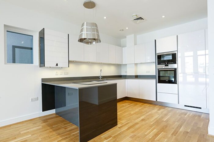 2 Bedroom Flat To Rent In Putney Bridge Road, London, SW15
