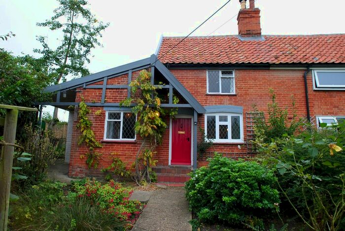 3 Bedroom Semi-Detached House To Rent In The Banks, Blo Norton, Diss, IP22