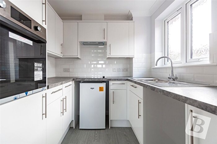 1 Bedroom Flat For Sale In Draper Court, Mavis Grove, Hornchurch, RM12