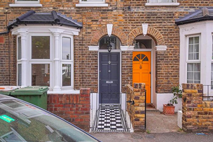 4 Bedroom House For Sale In Colegrave Road, Stratford, E15