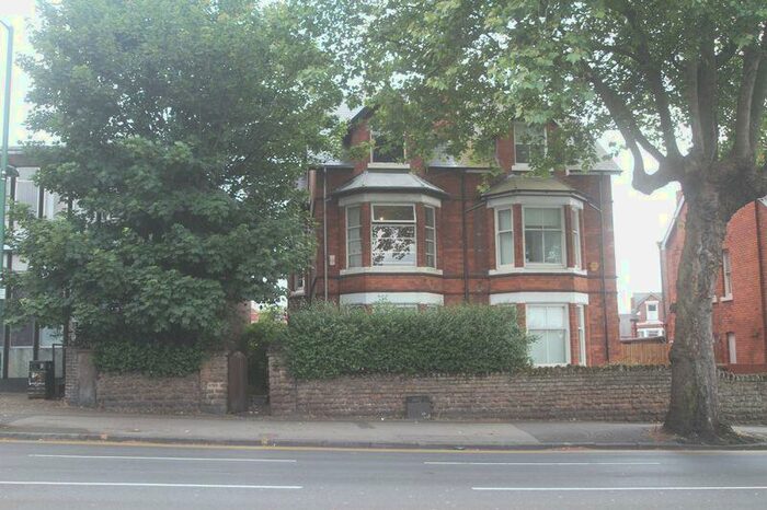 6 Bedroom Semi-Detached House To Rent In Derby Road, Nottingham, NG7