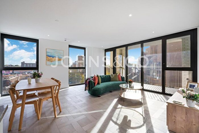 2 Bedroom Apartment To Rent In Saffron Wharf, London Dock, London, E1W