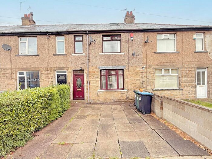 3 Bedroom Terraced House For Sale In Carr Bottom Road, Bradford, BD5