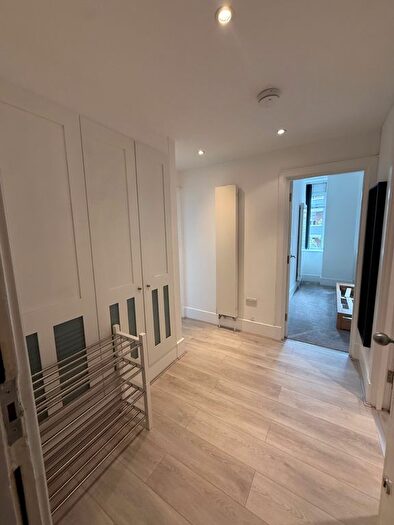 1 Bedroom Flat To Rent In Henriques Street, London, London, E1