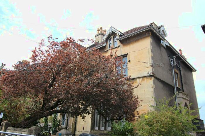 2 Bedroom Apartment To Rent In Trelawney Road, Cotham, Bristol, BS6