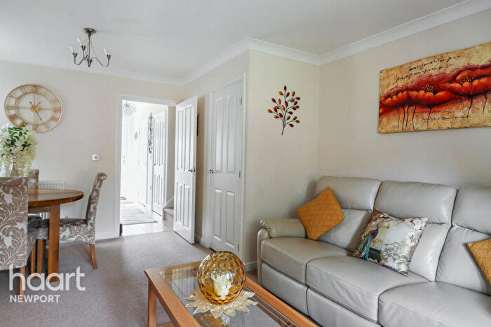 3 Bedroom Semi-Detached House For Sale In Sunbeam Close, Newport, NP19