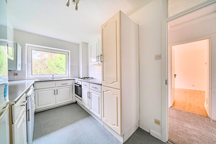 2 Bedroom Apartment To Rent In Hillbrook Gardens, Weybridge, KT13