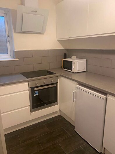 2 Bedroom Flat To Rent In Castleview Gardens, Ilford, IG1
