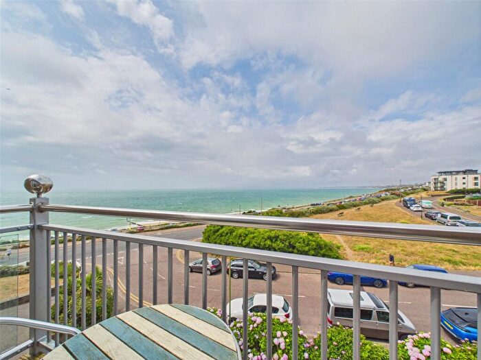 2 Bedroom Apartment For Sale In Sea Road, Southbourne, Bournemouth, Dorset, BH6
