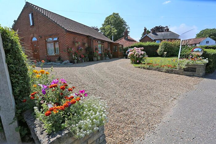 4 Bedroom Bungalow For Sale In South Walsham Road, Acle, Norwich, NR13
