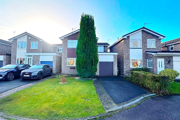 4 Bedroom Detached House For Sale In Hartland Close, Poynton, SK12