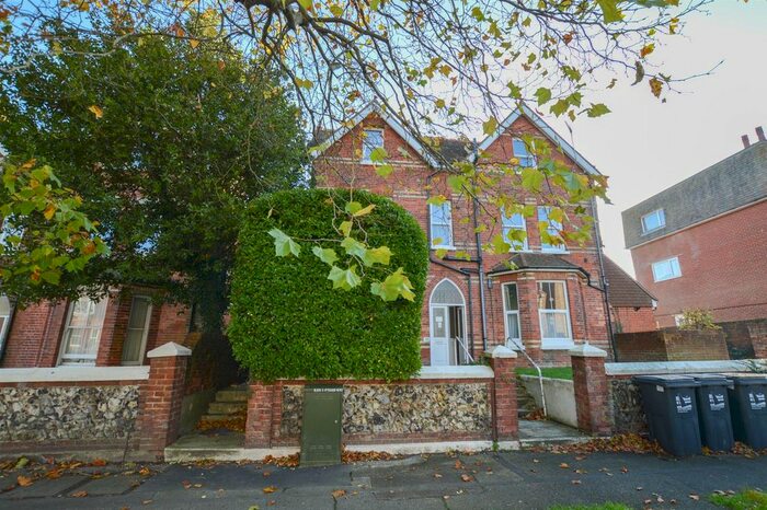 1 Bedroom Flat To Rent In Enys Road, Eastbourne, BN21