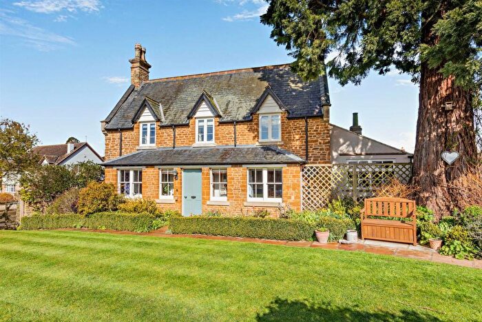 4 Bedroom Semi Detached House For Sale In Spring Lane, Wymondham, LE14