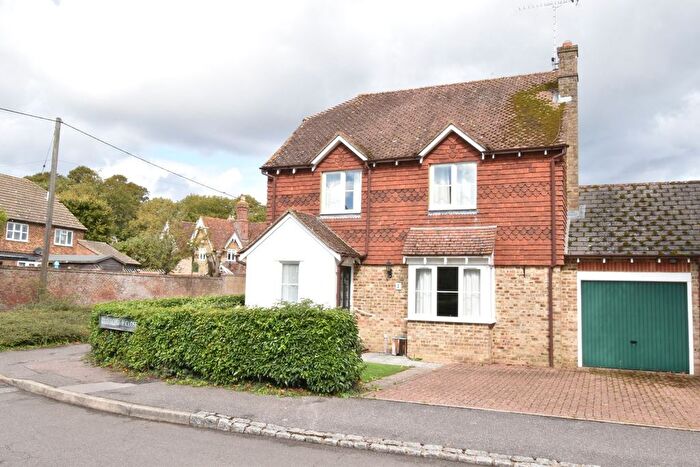 4 Bedroom Detached House For Sale In Old School Close, Lenham, ME17
