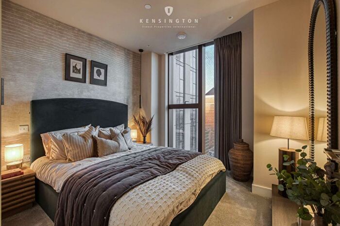 2 Bedroom Flat For Sale In Marsh Wall, London, E14