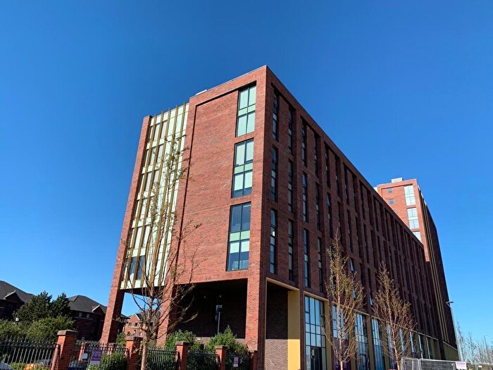 2 Bedroom Apartment To Rent In Jesse Hartley Way, Liverpool, L3