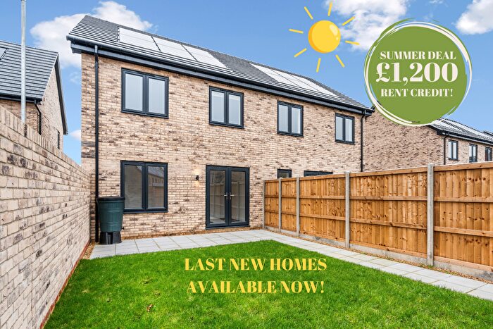 3 Bedroom Semi-Detached House To Rent In Heathcote Crescent, Huntingdon, Cambridgeshire, PE28