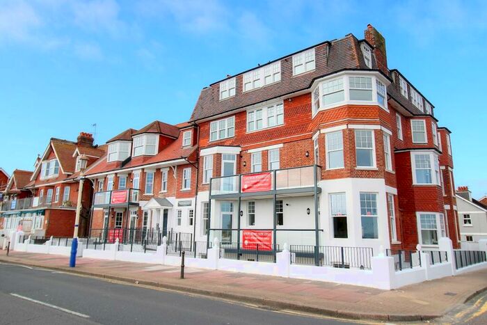 2 Bedroom Apartment To Rent In The Heatherleigh, Royal Parade, Eastbourne, BN22