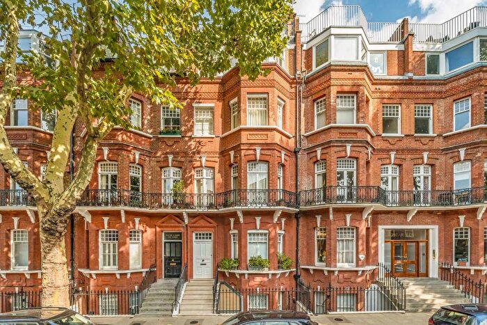 2 Bedroom Flat For Sale In Tite Street, Chelsea, SW3