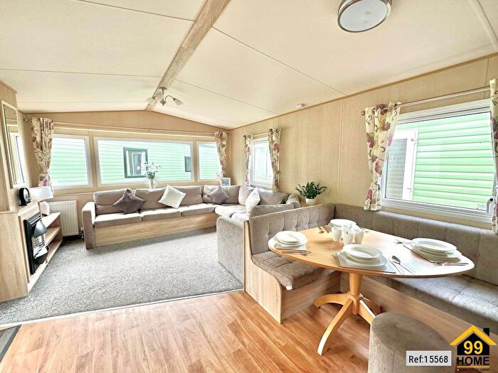 2 Bedroom Mobile Home To Rent In Warren Road, Dawlish, Devon, EX7