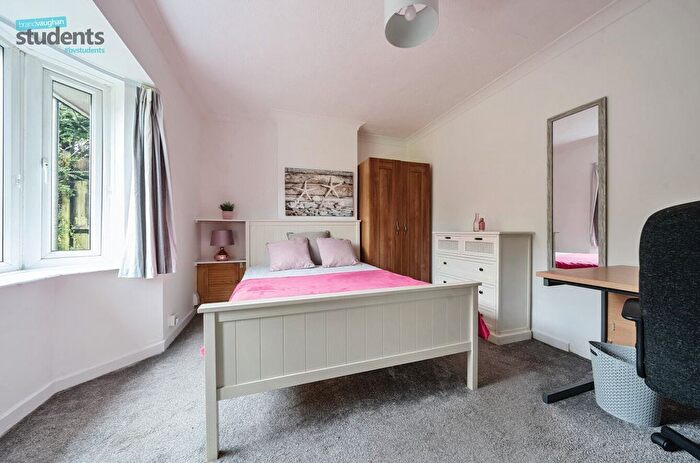 5 Bedroom Semi-Detached House To Rent In Appledore Road, Brighton, East Sussex, BN2