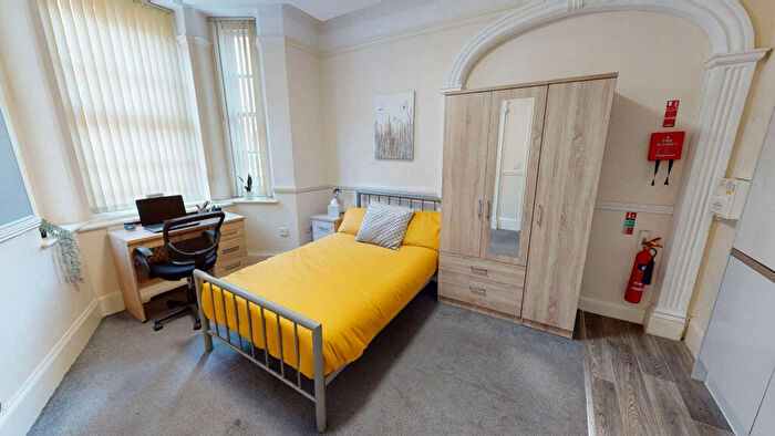 Studio To Rent In Silver Studio - -Cornwall St, B3