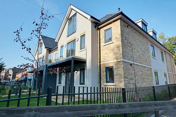 2 Bedroom Apartment To Rent In Great North Road, Welwyn, AL6