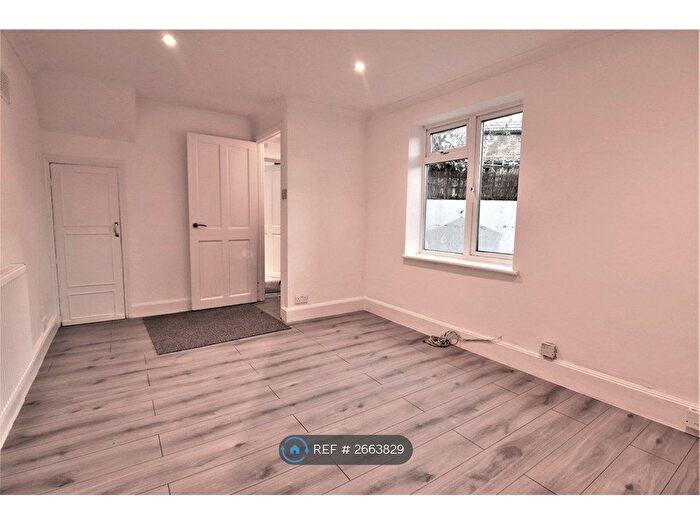 1 Bedroom Semi-Detached House To Rent In Ryecroft Road, London, SE13