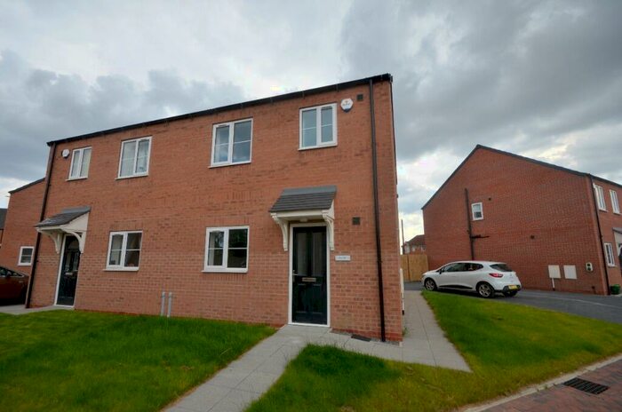 3 Bedroom Semi-Detached House To Rent In Waterworks Street, Immingham, DN40
