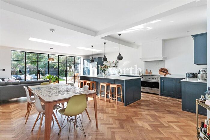5 Bedroom Semi-Detached House For Sale In Fox Lane, London, N13