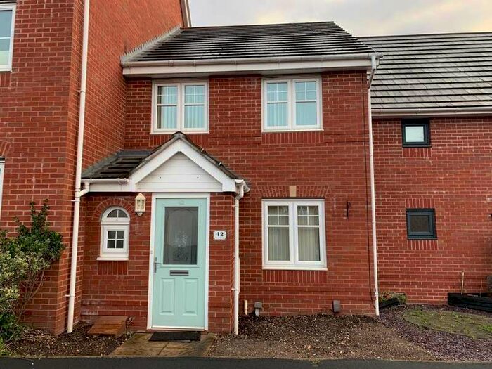 3 Bedroom End Of Terrace House To Rent In Cross Street, Wednesbury, West Midlands, WS10