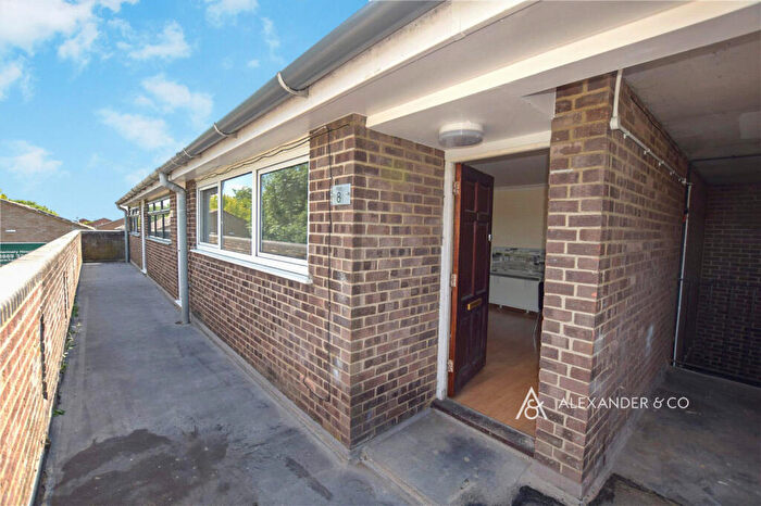 2 Bedroom Apartment To Rent In Kingsley Road, Bicester, OX26