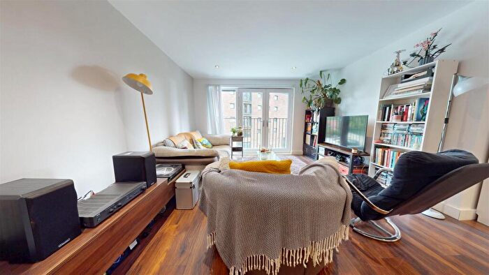 2 Bedroom Apartment For Sale In Wilburn Basin, Ordsall Lane, Salford, M5