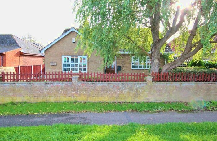 2 Bedroom Detached Bungalow For Sale In Thorpe Road, Howden, Goole, DN14