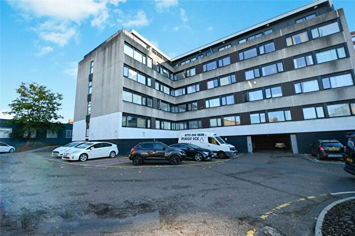 Flat For Sale In St. Edwards Way, Romford, RM1