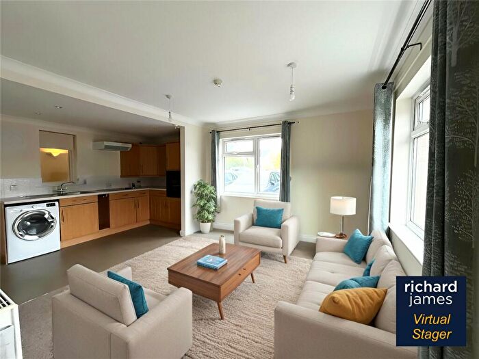 2 Bedroom Apartment For Sale In Stanton Lodge, Kingsdown Road, South Marston, SN3