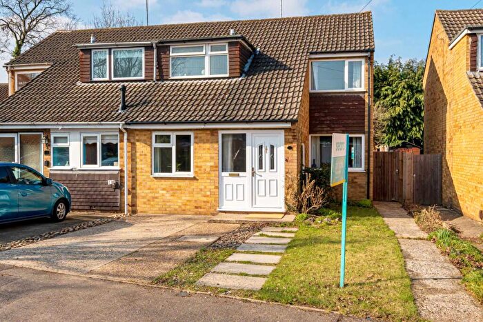 3 Bedroom Semi-Detached House To Rent In Reynards Close, Winnersh, RG41