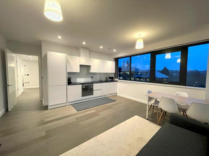 2 Bedroom Flat To Rent In Everard Close, St. Albans, AL1