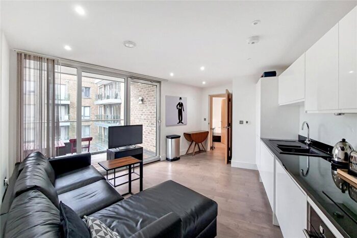 2 Bedroom Flat To Rent In Slate House, Keymer Place, E14