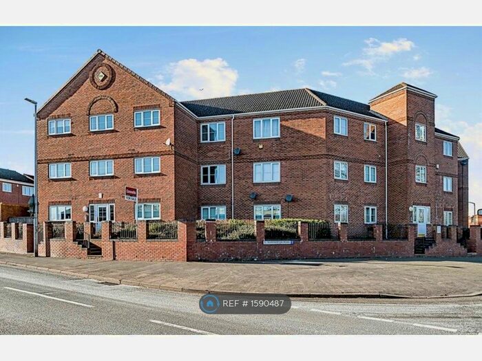 2 Bedroom Flat To Rent In Summerton Road, West Midlands, B69