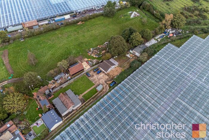 4 Bedroom Bungalow For Sale In Paynes Lane, Nazeing, Waltham Abbey, EN9