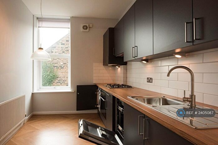 2 Bedroom Flat To Rent In Newbould Lane, Sheffield, S10