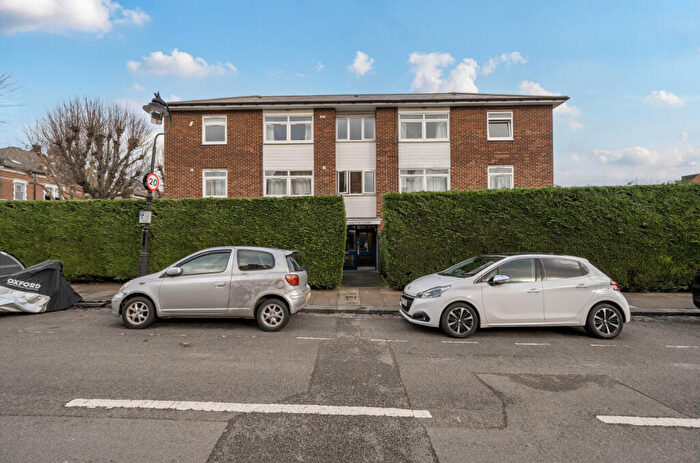 2 Bedroom Apartment For Sale In Crouch Hall Road, Crouch End, N8