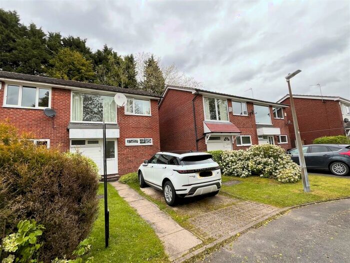 3 Bedroom House To Rent In Chestnut Close, Wilmslow, SK9