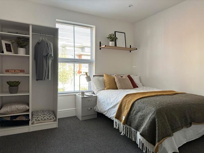 6 Bedroom House To Rent In Monks Road, LN2